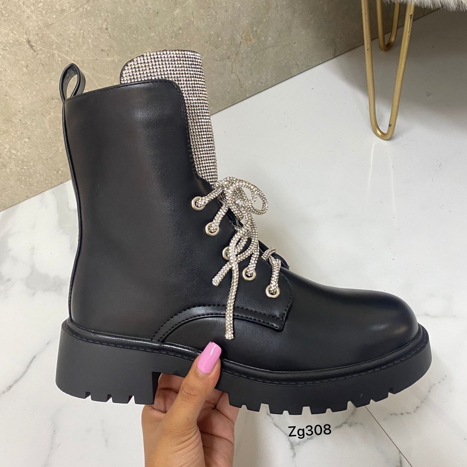 Botin negro detalle cordones plateado brillantes suela 4cm 9510A C-36
